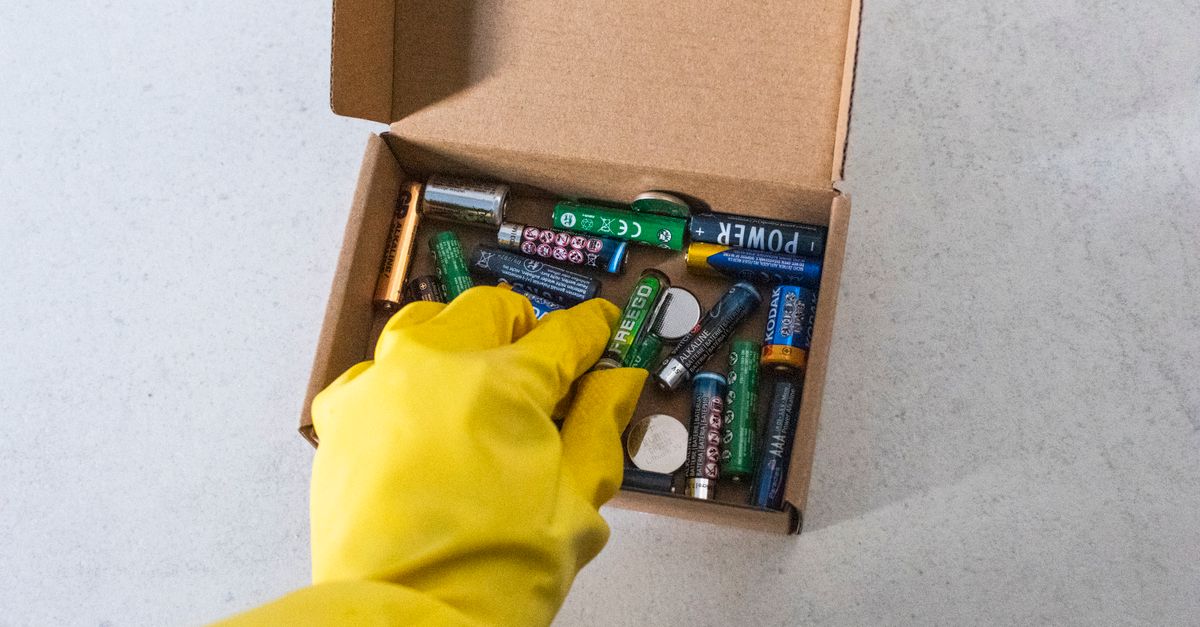 Diagnosing Performance Drop in Lithium-ion Batteries