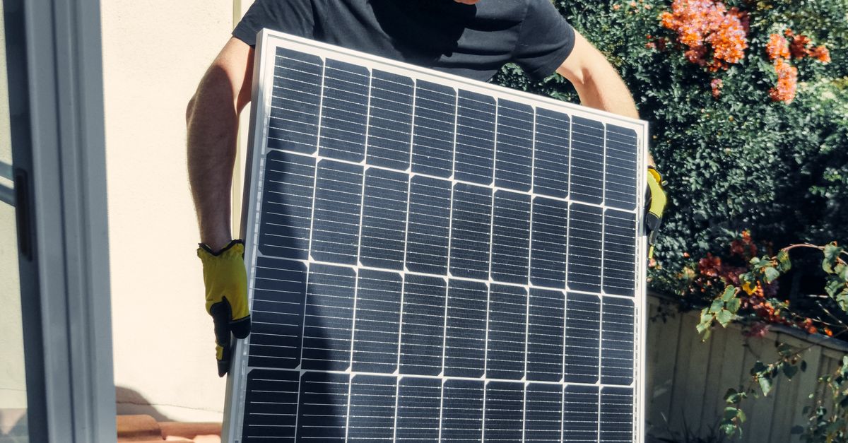 The Role of Lead-acid Solar Batteries in Off-grid Systems